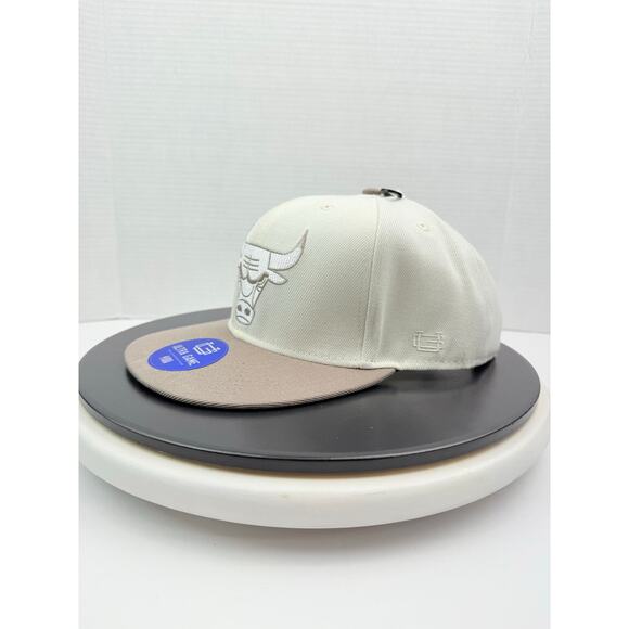 Ultra Game Chicago Bulls NBA SnapBack Ice Cream Baseball Cap Hat Basketball - Picture 2 of 4